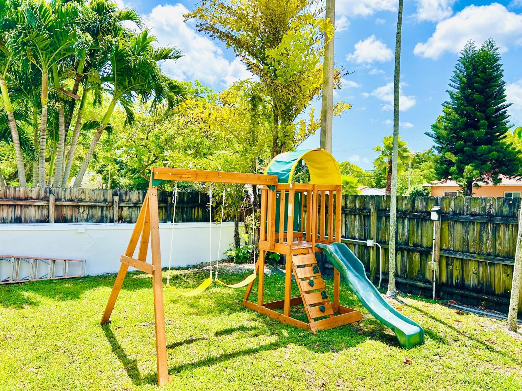 Сasa de vacaciones Tropical Paradise 3br Oasis With Heated Pool And Summer Kitchen *